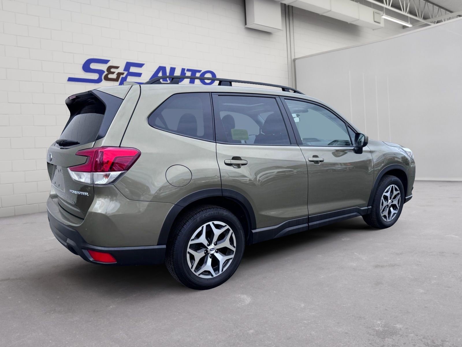 Used 2023 Subaru Forester Premium AWD/4WD image 8