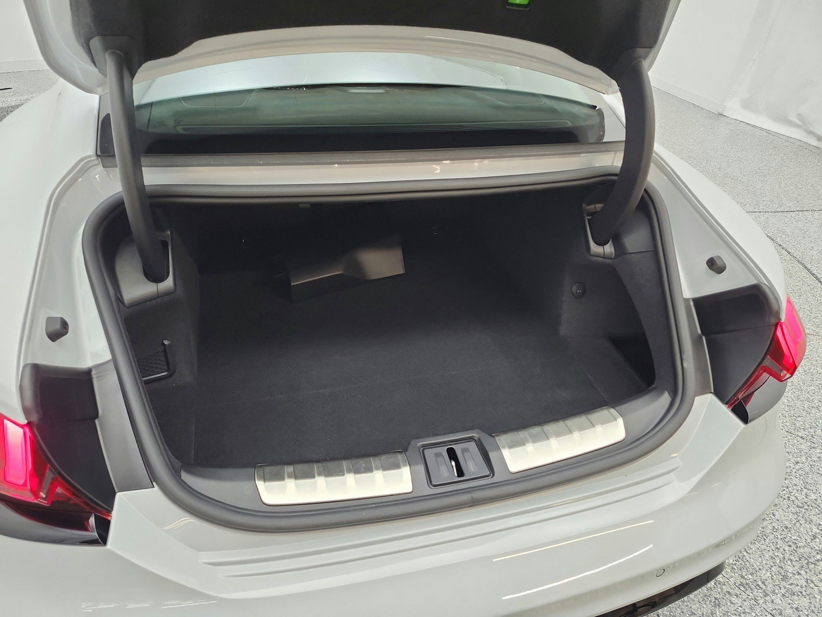 Used 2024 Audi e-tron GT Prestige image 20