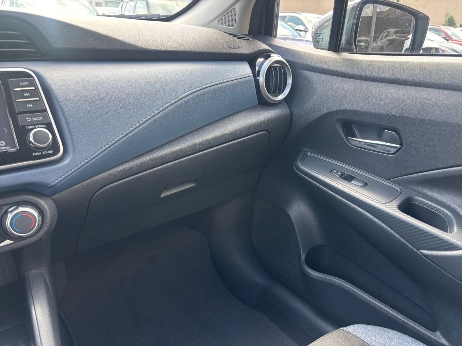 Used 2025 Nissan Versa SV FWD image 33