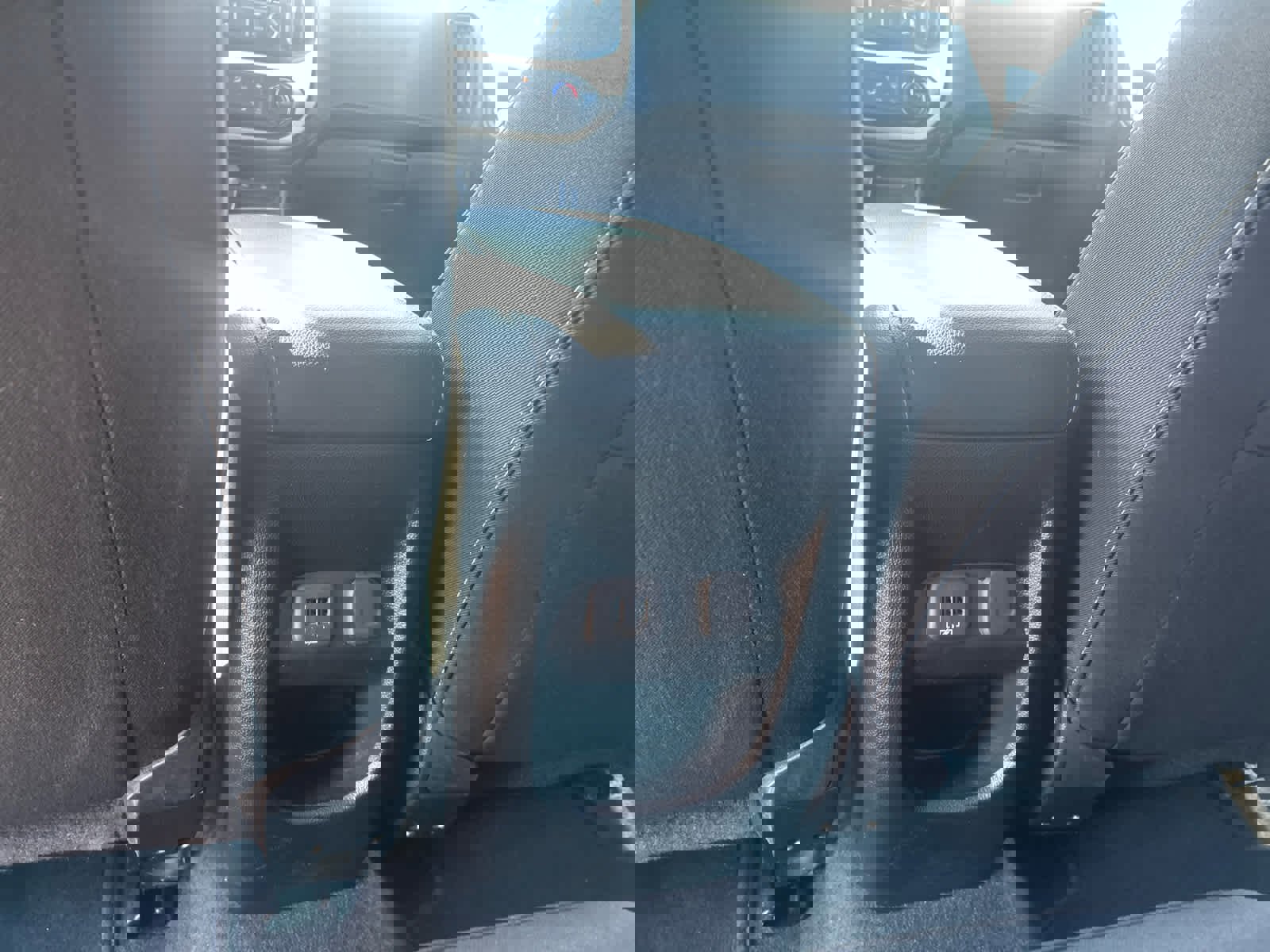 Used 2022 GMC Canyon Elevation w/ Trailering Package image 11