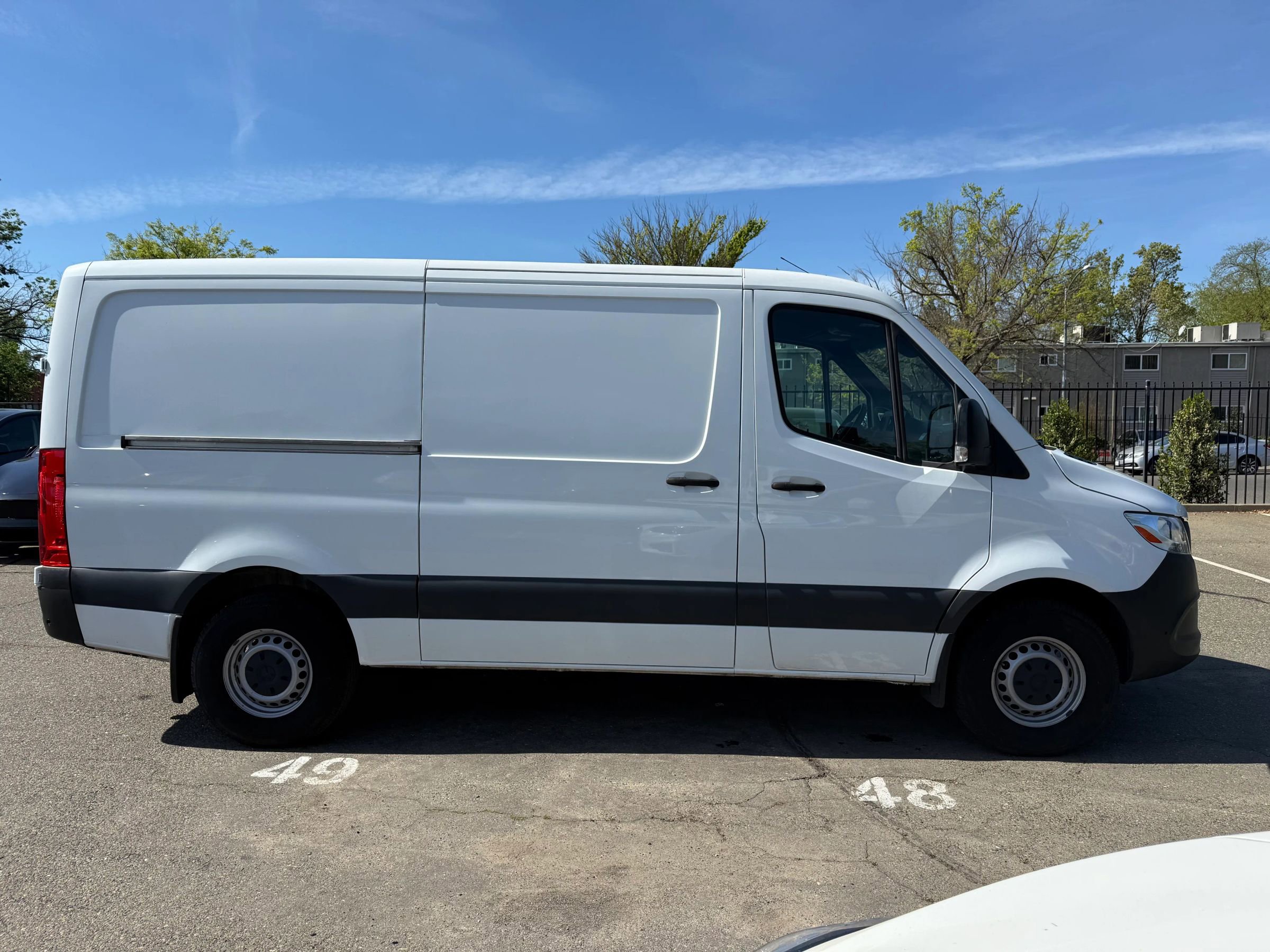 Used 2022 Mercedes-Benz Sprinter 1500 image 4