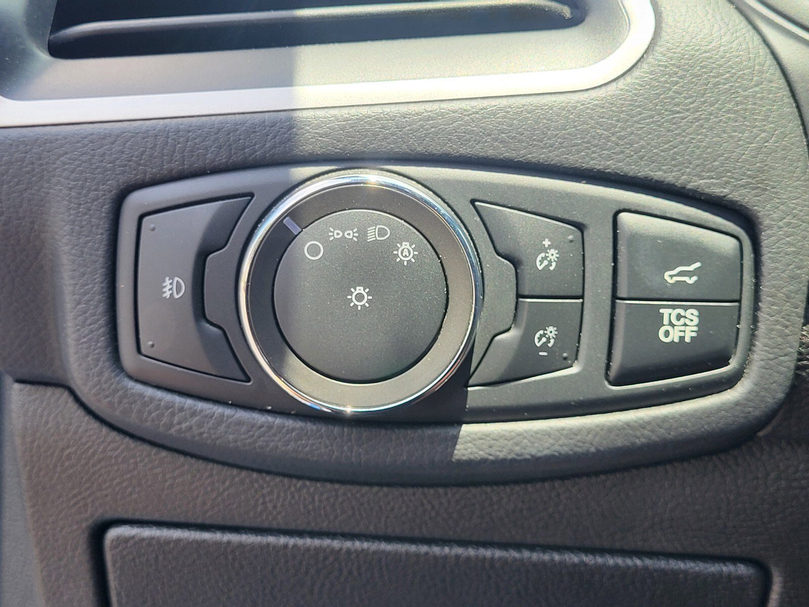 Certified 2022 Ford Edge ST-Line w/ Class II Trailer Tow Package image 22