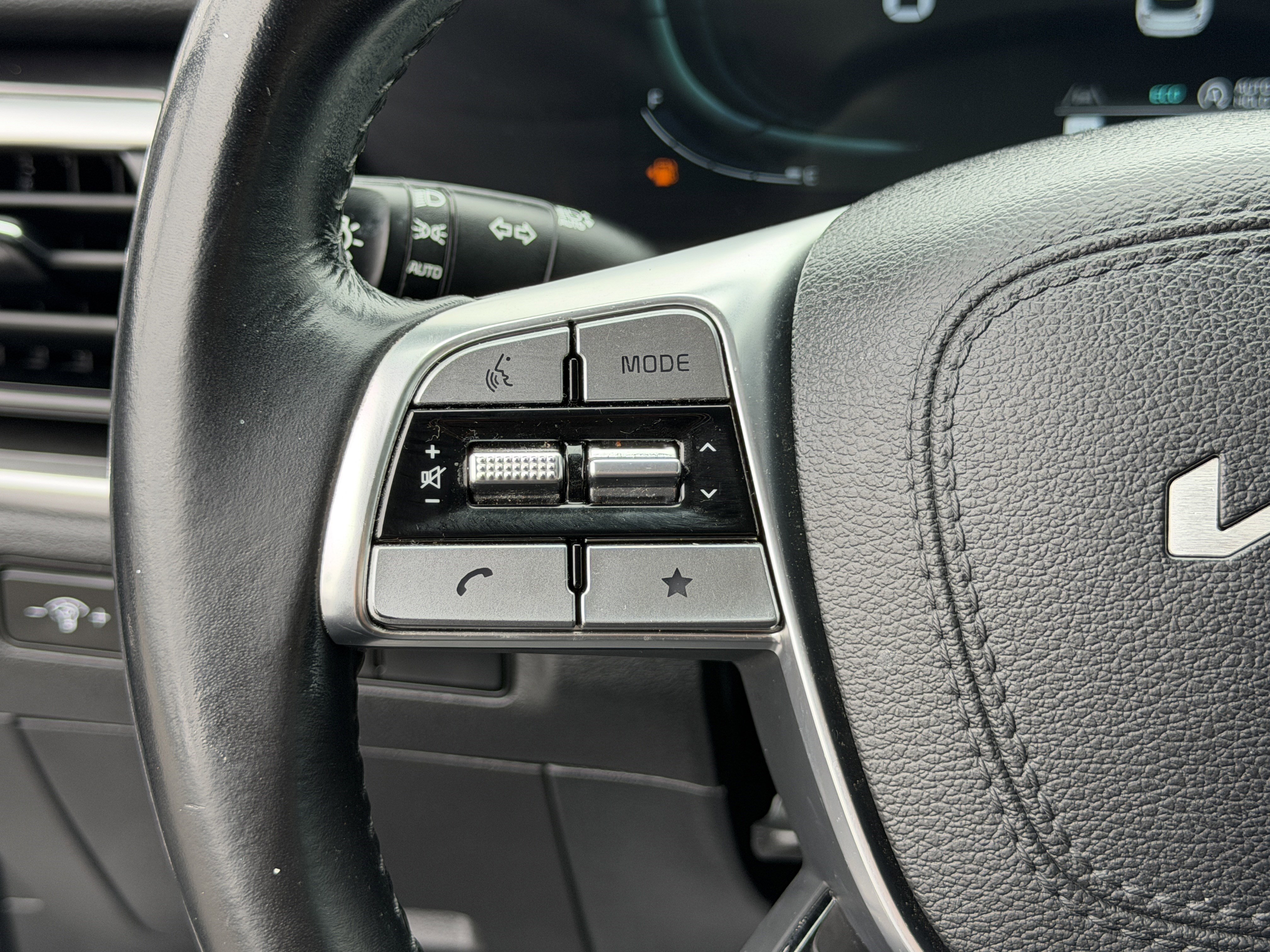 Used 2023 Kia Telluride S AWD/4WD image 19