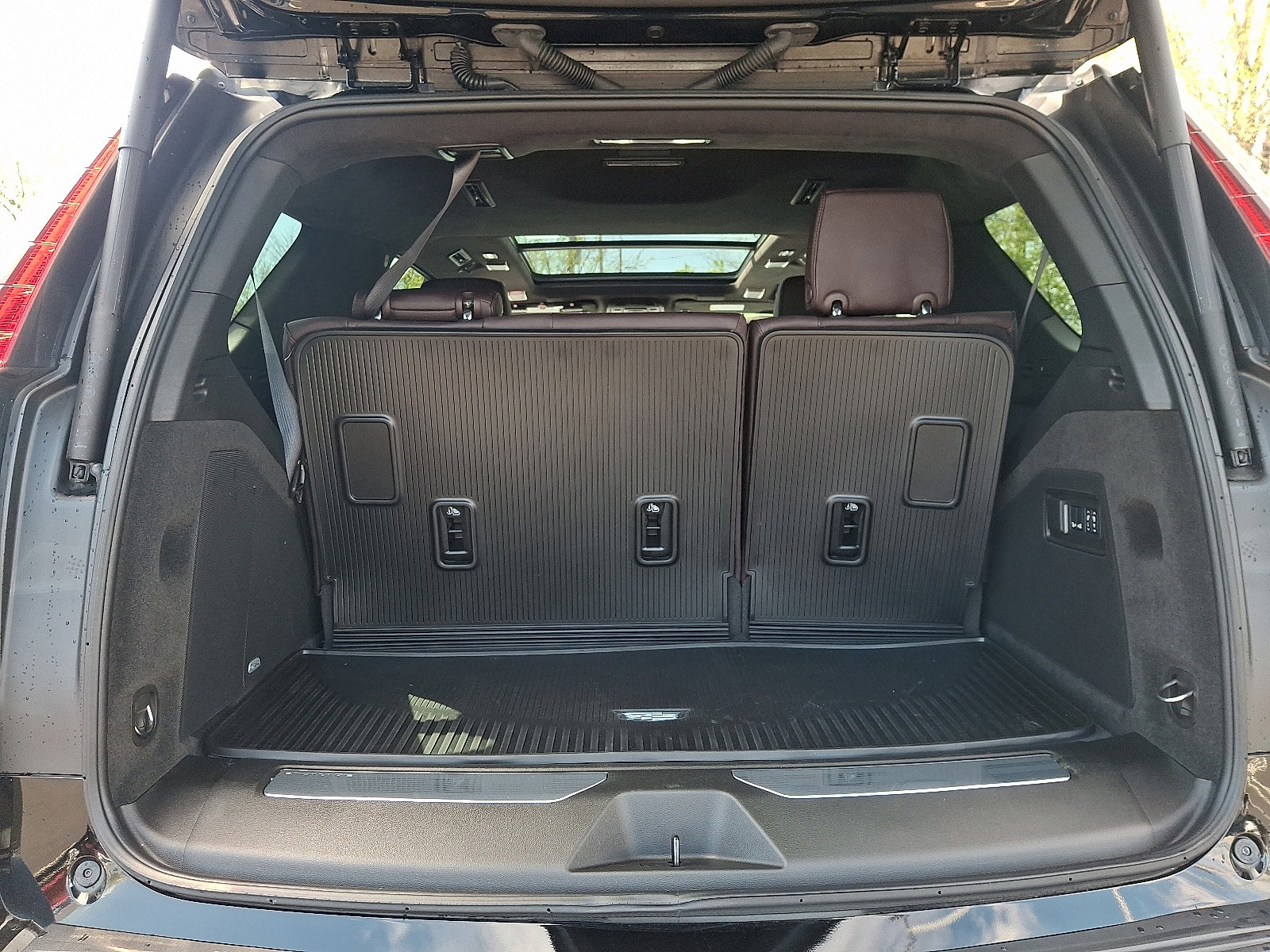 Certified 2024 Cadillac Escalade Premium Luxury Platinum image 24