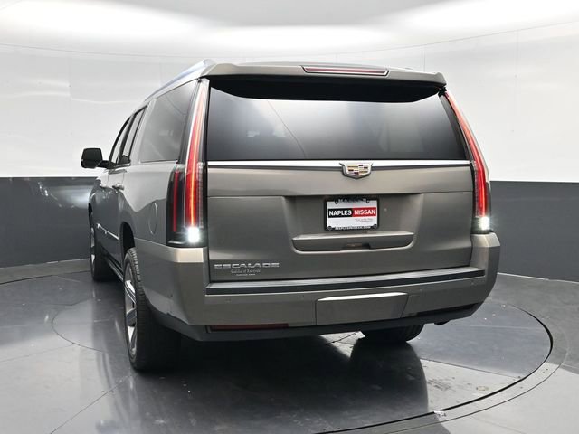Used 2018 Cadillac Escalade ESV Premium Luxury image 4