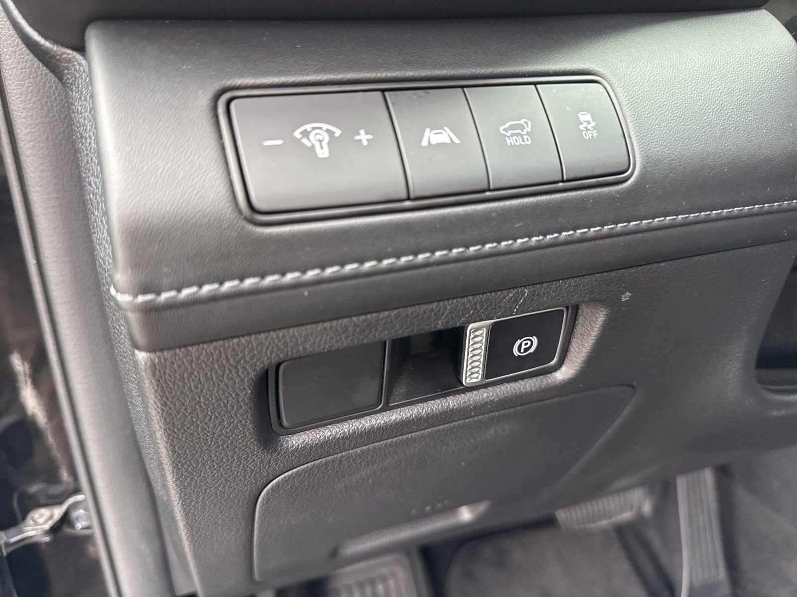 Certified 2022 Hyundai Santa Fe SEL w/ Convenience + Premium Package image 18