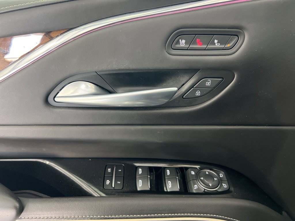 Used 2023 Cadillac Escalade Premium Luxury Platinum image 21