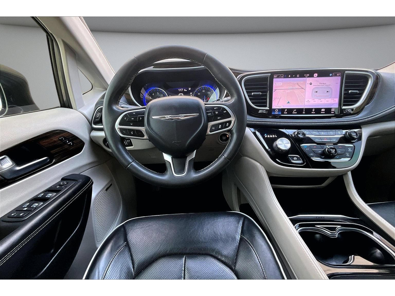 Used 2022 Chrysler Pacifica Limited FWD image 8