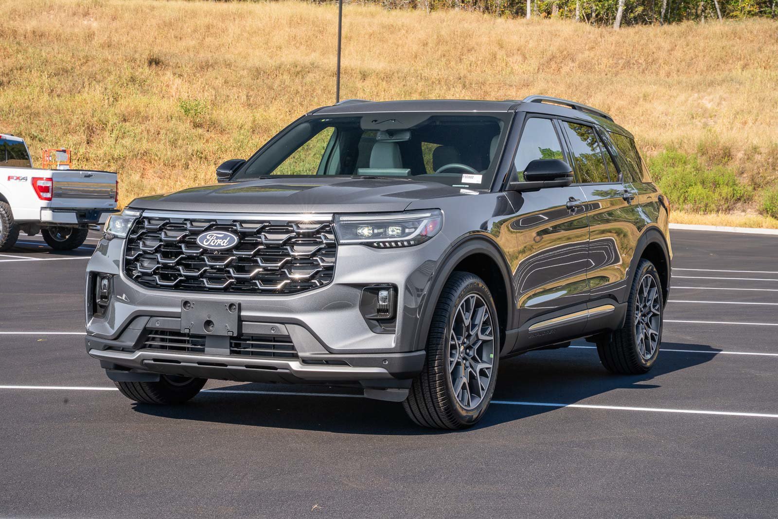New 2027 Ford Explorer Platinum w/ 3.0L Ultimate Package AWD/4WD image 3