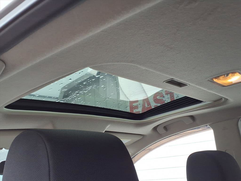 Used 2012 Nissan Rogue SV w/ Premium Pkg image 12