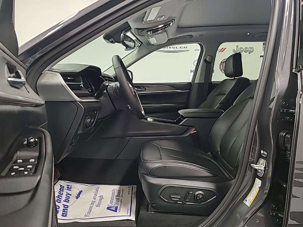 New 2023 Jeep Grand Cherokee 4WD 4xe image 8