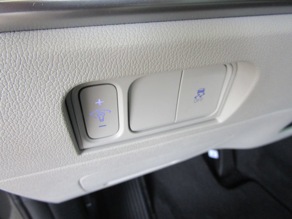 Used 2025 Kia Sorento S w/ Panoramic Sunroof Package FWD image 30