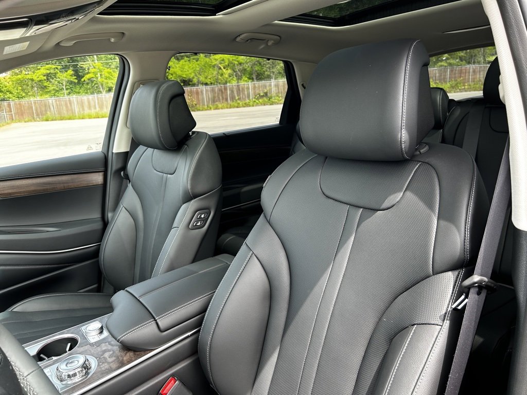 Used 2025 Genesis GV80 2.5T Advanced image 11
