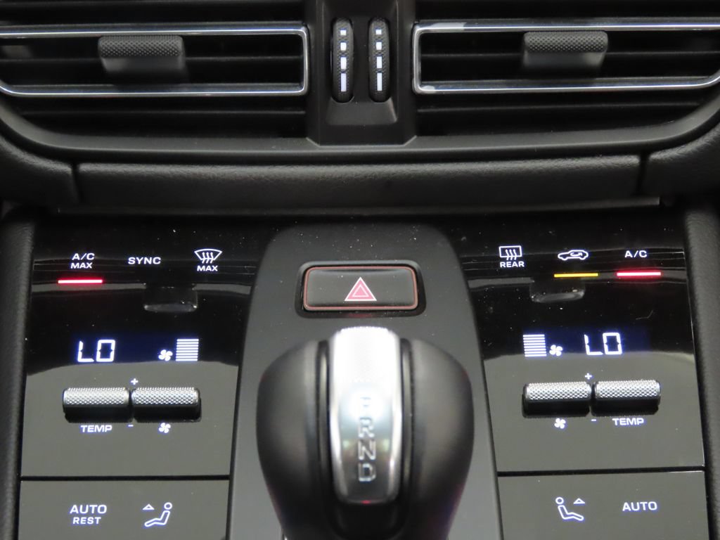 Certified 2026 Porsche Macan AWD/4WD image 26