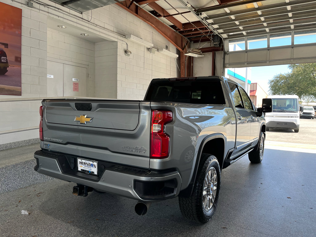 Used 2024 Chevrolet Silverado 2500 High Country w/ High Country Premium Package AWD/4WD image 10