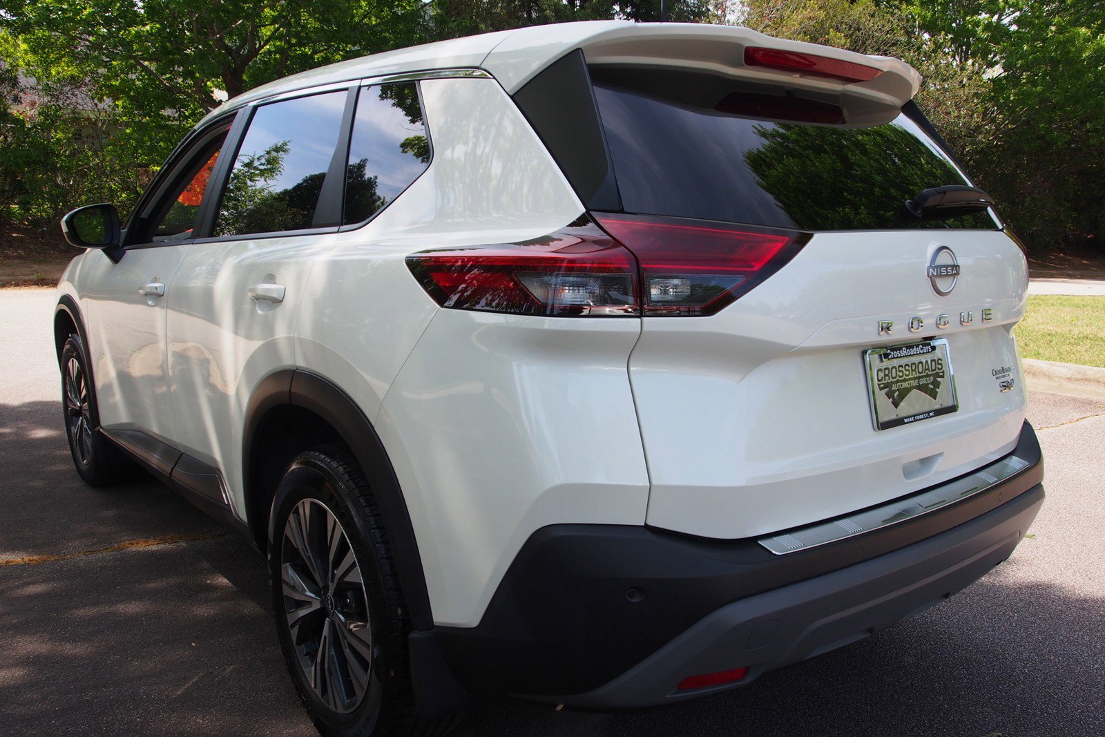 Used 2023 Nissan Rogue SV FWD image 5