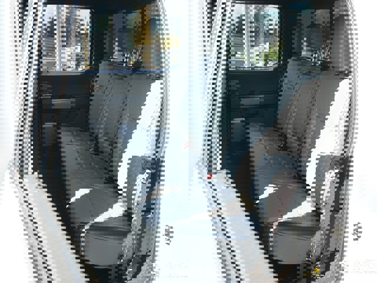 Used 2023 Ford F150 Lightning Lariat image 33