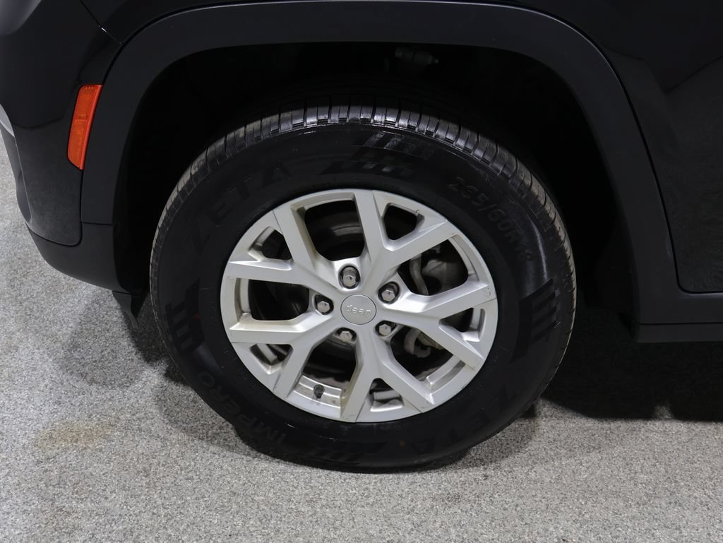 Used 2023 Jeep Grand Cherokee Limited AWD/4WD image 8