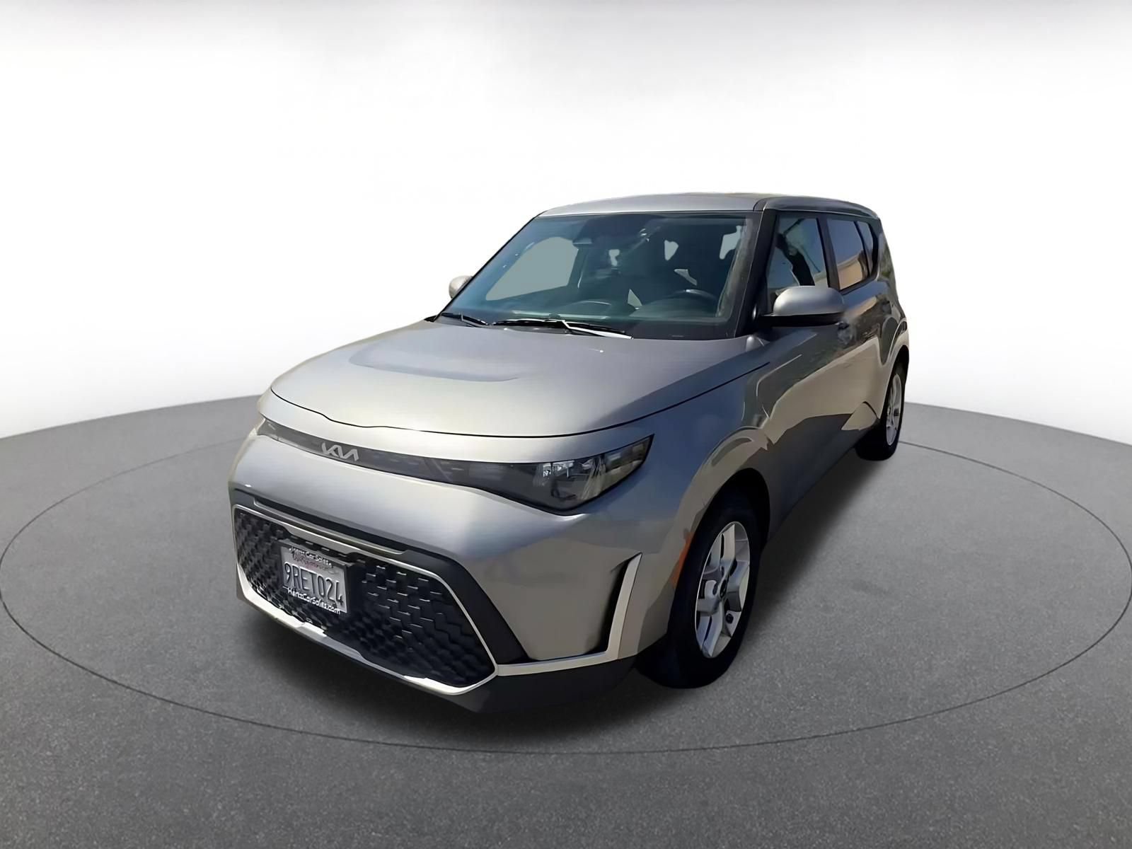 Used 2025 Kia Soul LX w/ LX Technology Package FWD image 6