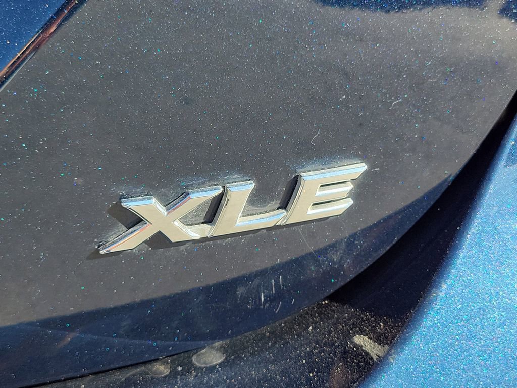 Used 2018 Toyota Camry XLE image 7