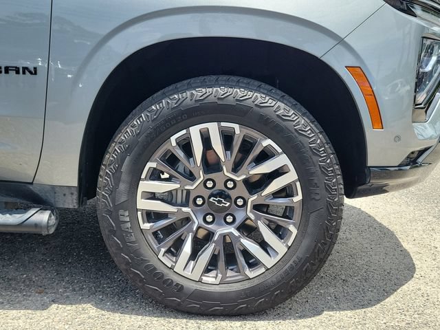Certified 2025 Chevrolet Suburban Z71 AWD/4WD image 6