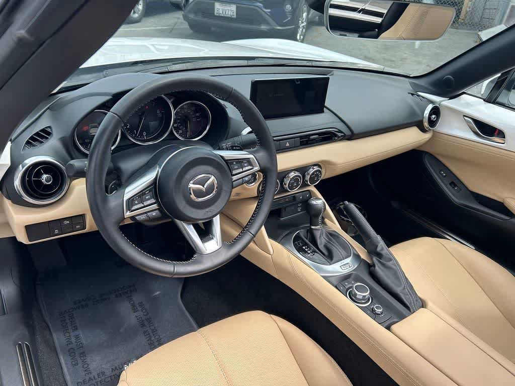 Used 2025 MAZDA MX-5 Miata RF Grand Touring RWD image 2