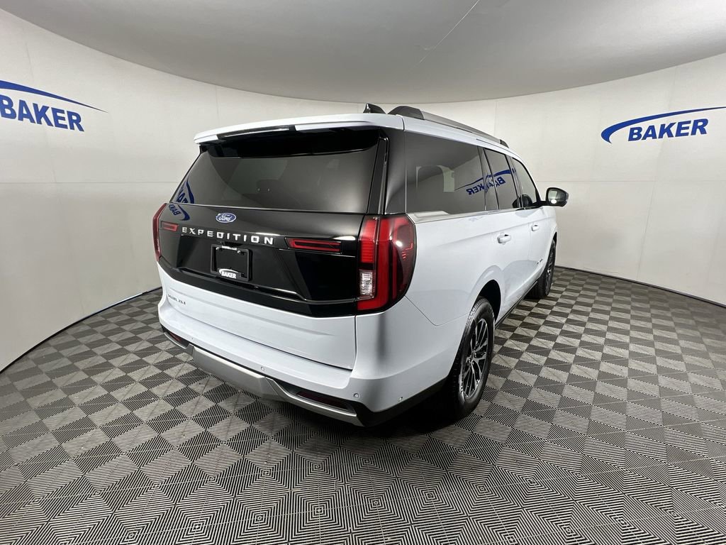 Used 2025 Ford Expedition Platinum image 9