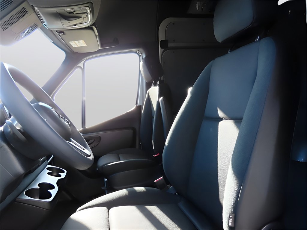 Used 2024 Mercedes-Benz Sprinter 2500 image 58