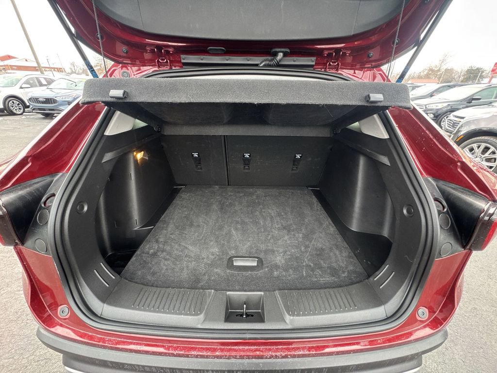 Used 2025 Chevrolet Trax LT w/ LT Convenience Package image 23