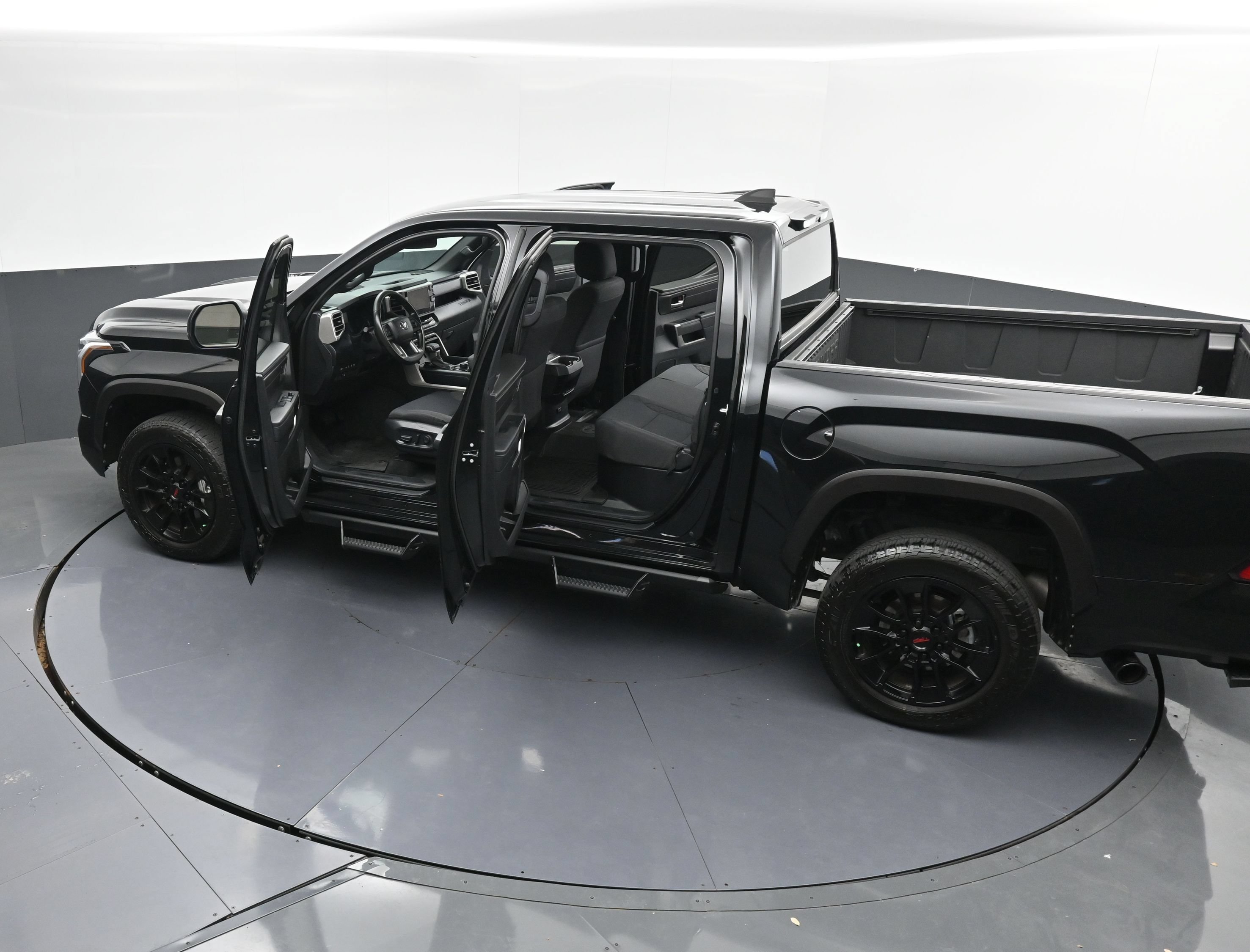 Used 2025 Toyota Tundra SR5 AWD/4WD image 44
