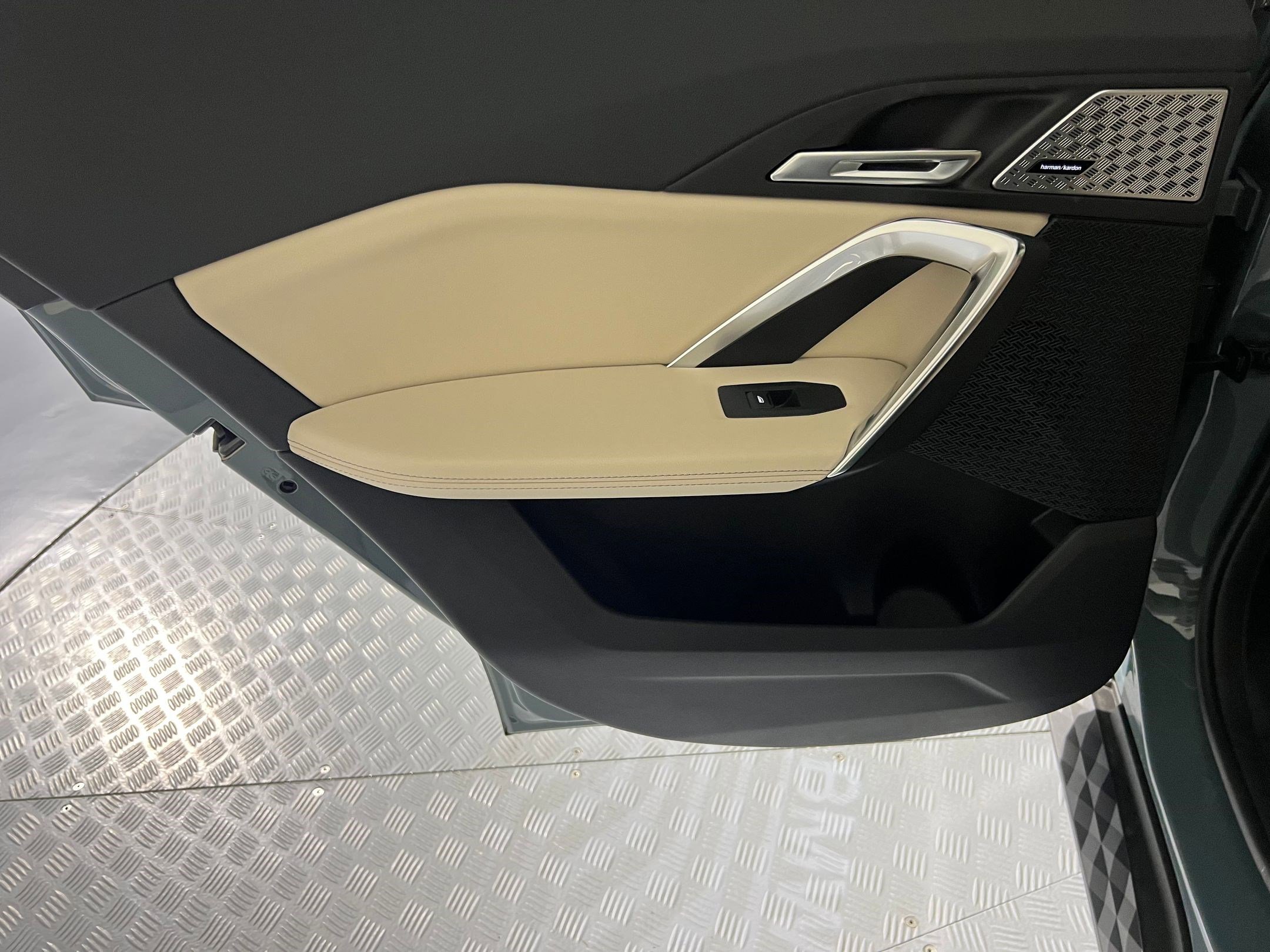 Used 2025 BMW X2 xDrive28i w/ Premium Package AWD/4WD image 33