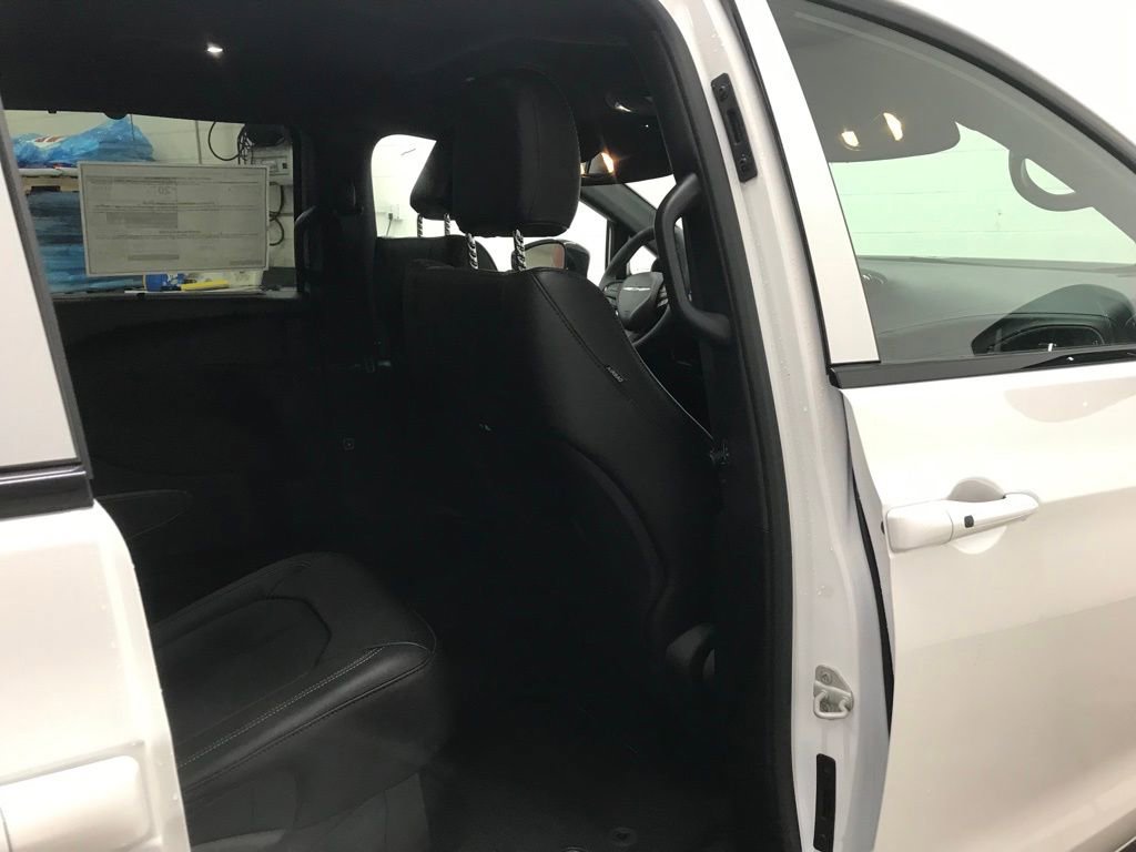 New 2026 Chrysler Pacifica Select w/ S Appearance Package AWD/4WD image 39