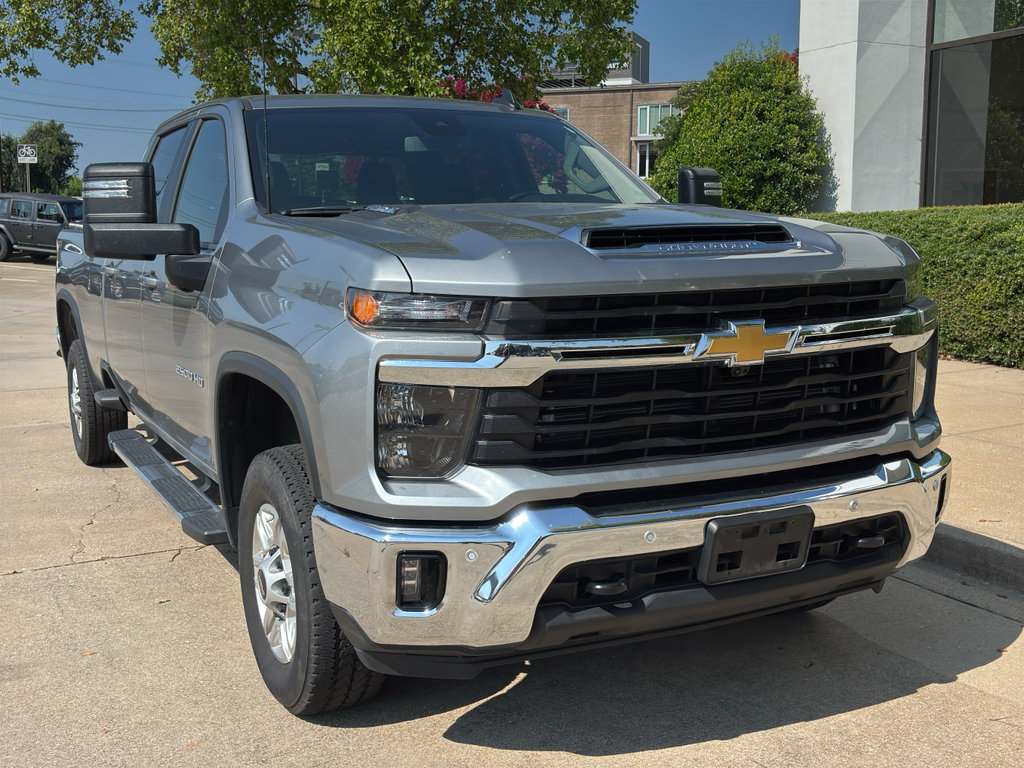 Used 2025 Chevrolet Silverado 2500 LT w/ Safety Package AWD/4WD image 1
