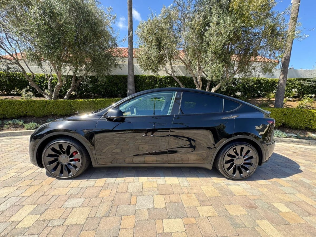 Used 2023 Tesla Model Y Performance AWD/4WD image 8