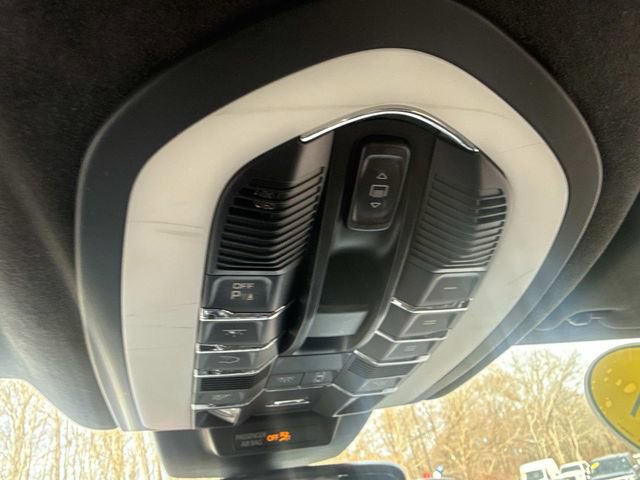 Used 2017 Porsche Macan Turbo image 27