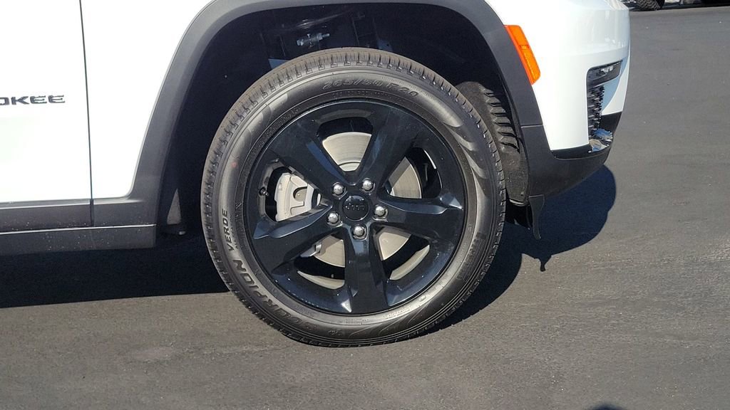 New 2025 Jeep Grand Cherokee L Limited w/ Black Appearance Package image 5