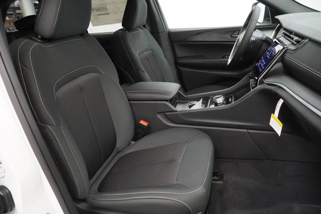New 2026 Jeep Grand Cherokee Laredo AWD/4WD image 33