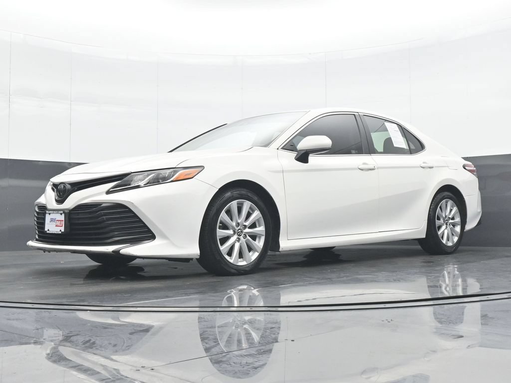 Used 2018 Toyota Camry LE FWD image 27