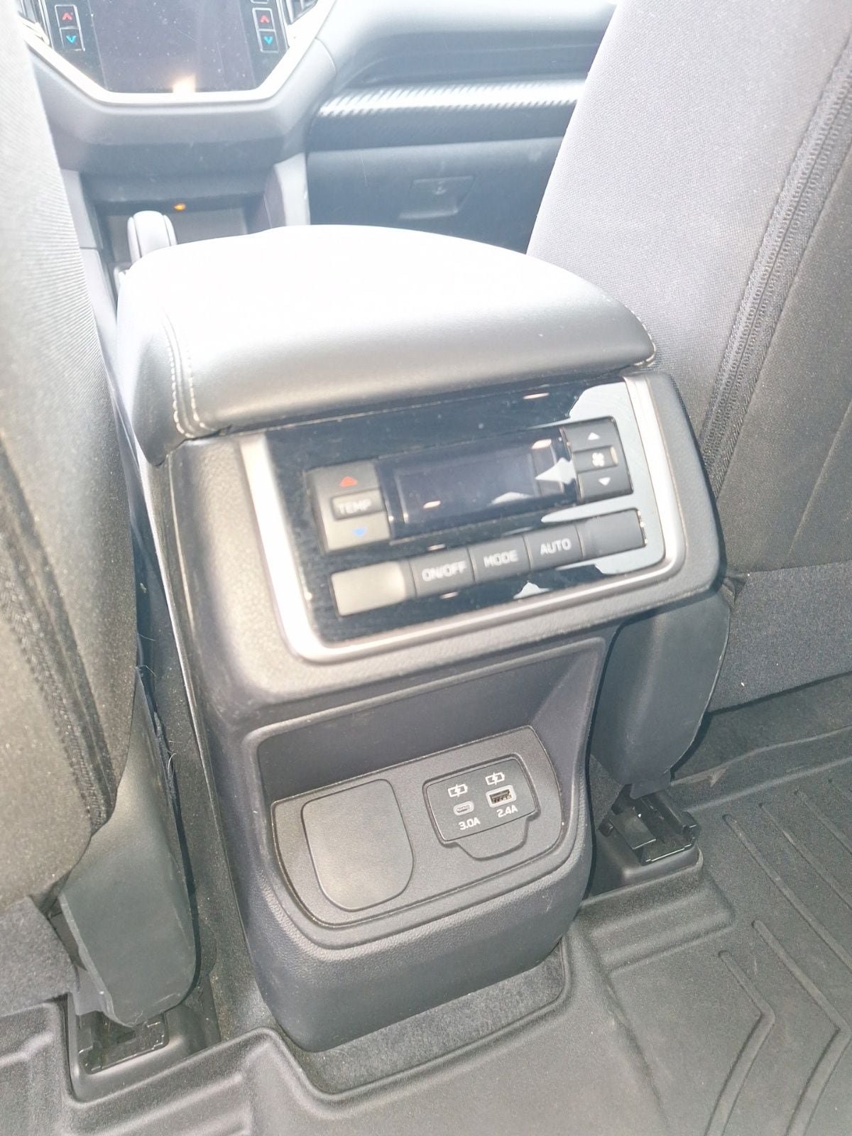Used 2025 Subaru Ascent Premium AWD/4WD image 16