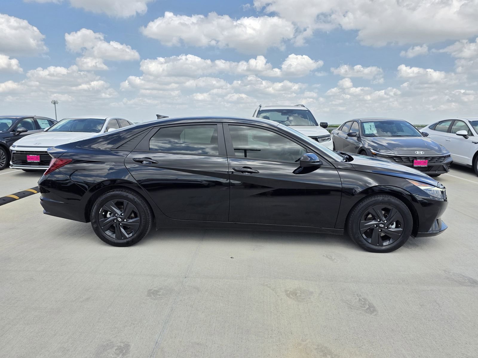 Certified 2023 Hyundai Elantra SEL image 5