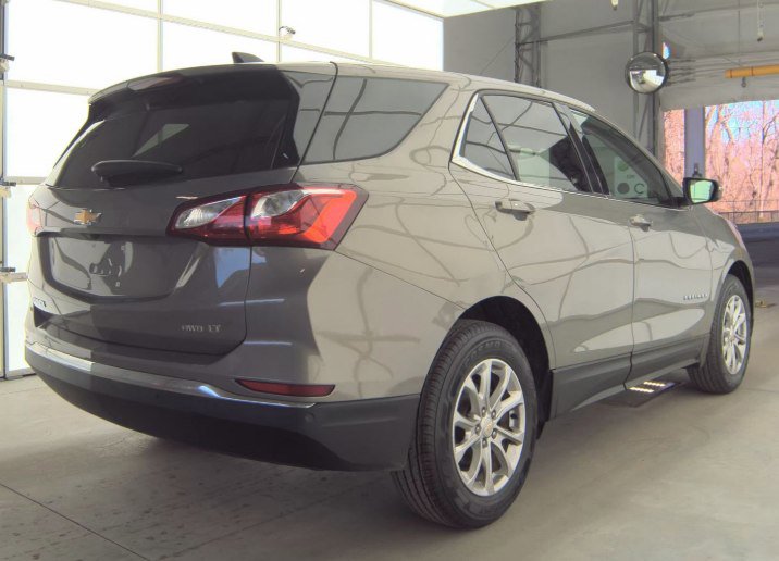 Used 2019 Chevrolet Equinox LT image 2