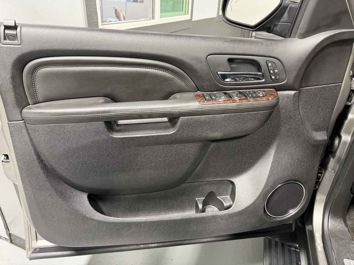 Used 2012 GMC Yukon Denali image 11