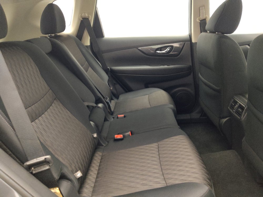 Used 2018 Nissan Rogue S FWD image 19
