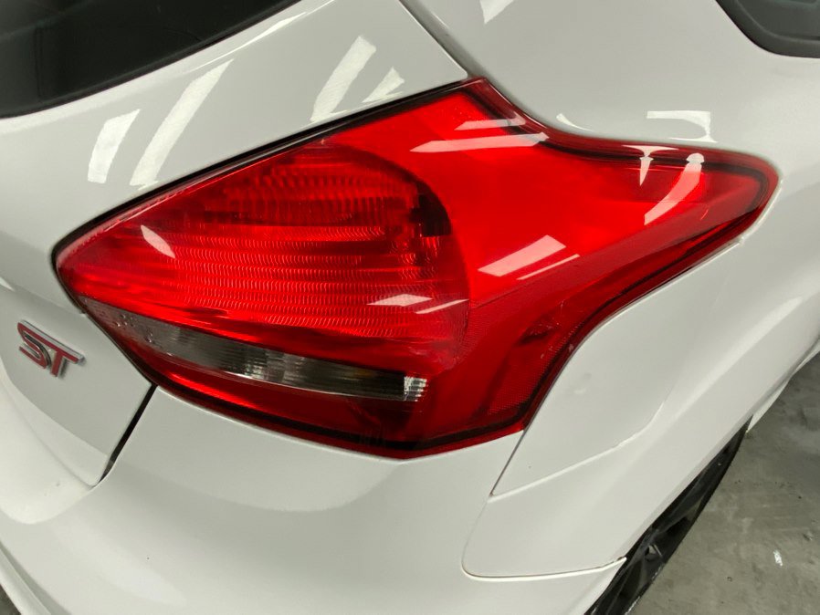 Used 2016 Ford Focus ST FWD image 14