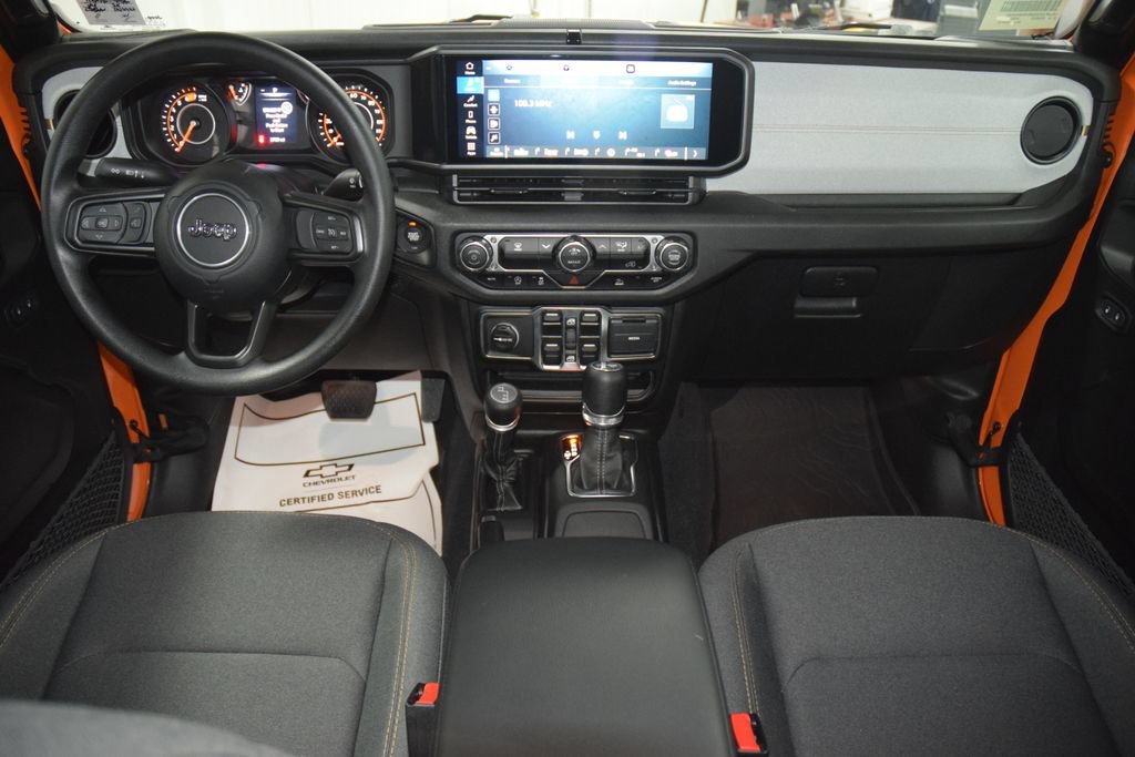 Used 2025 Jeep Wrangler Unlimited Sport AWD/4WD image 28
