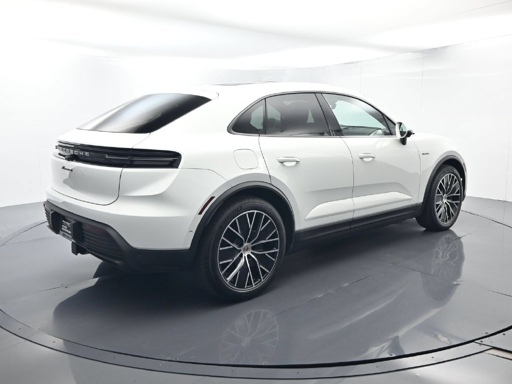 Certified 2024 Porsche Macan 4 Electric AWD/4WD image 15