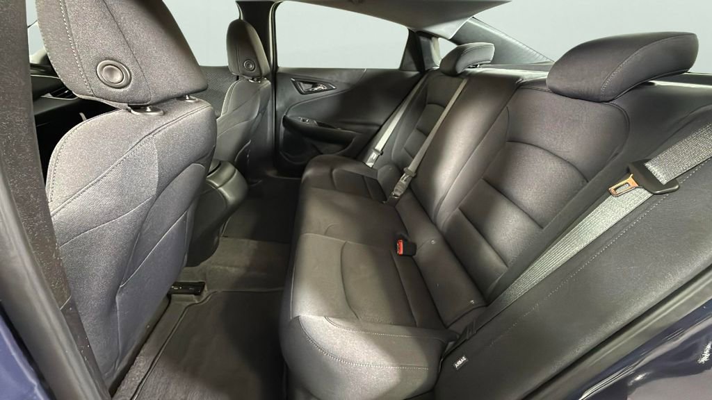 Used 2025 Chevrolet Malibu RS FWD image 25