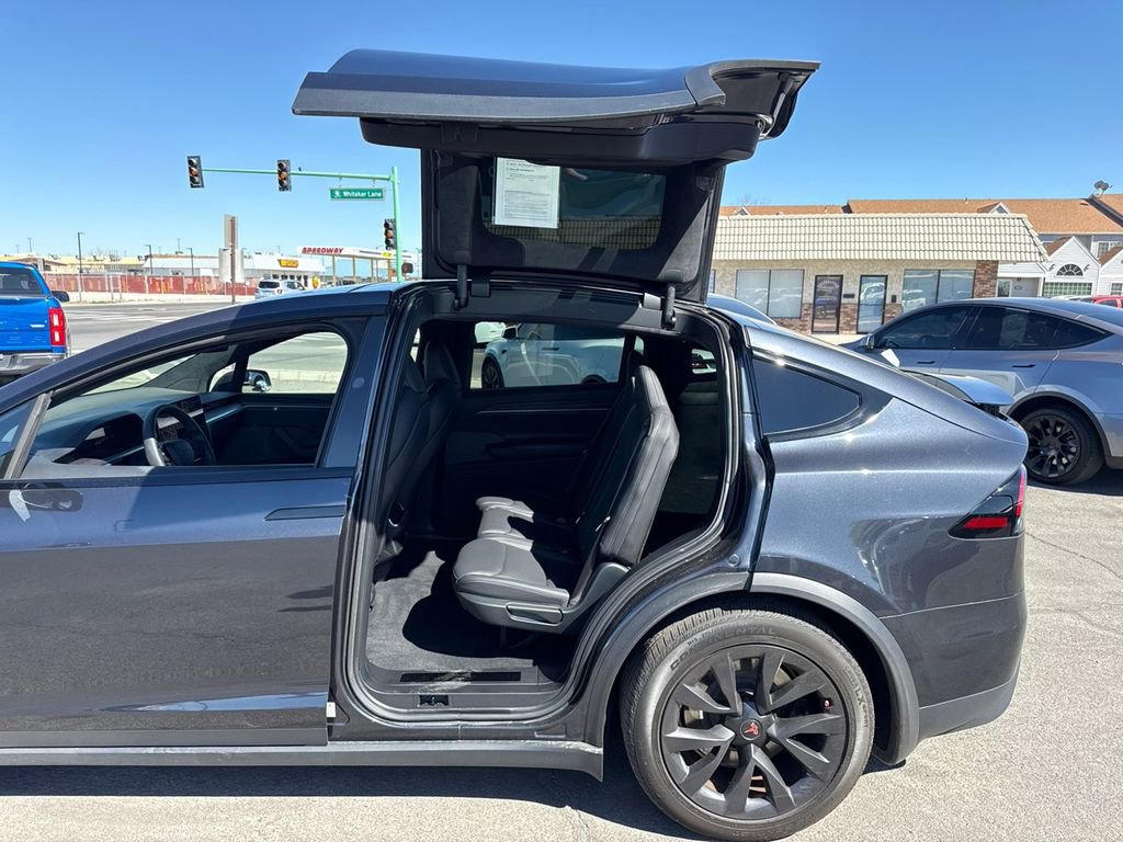 Used 2024 Tesla Model X image 11