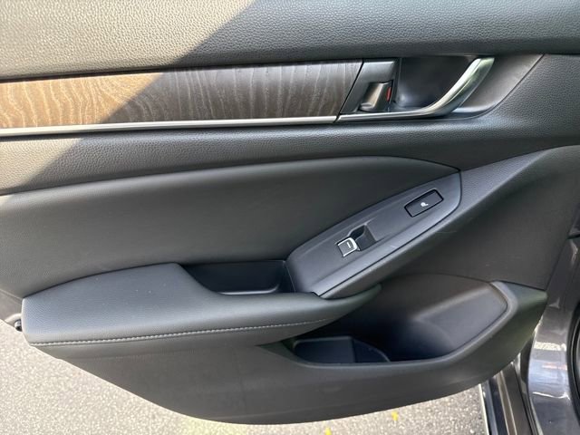 Used 2022 Honda Accord Touring image 17