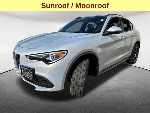 Used 2022 Alfa Romeo Stelvio Ti image 5